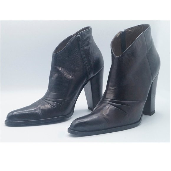 BCBGMaxAzria black leather ankle boots - Picture 2 of 7